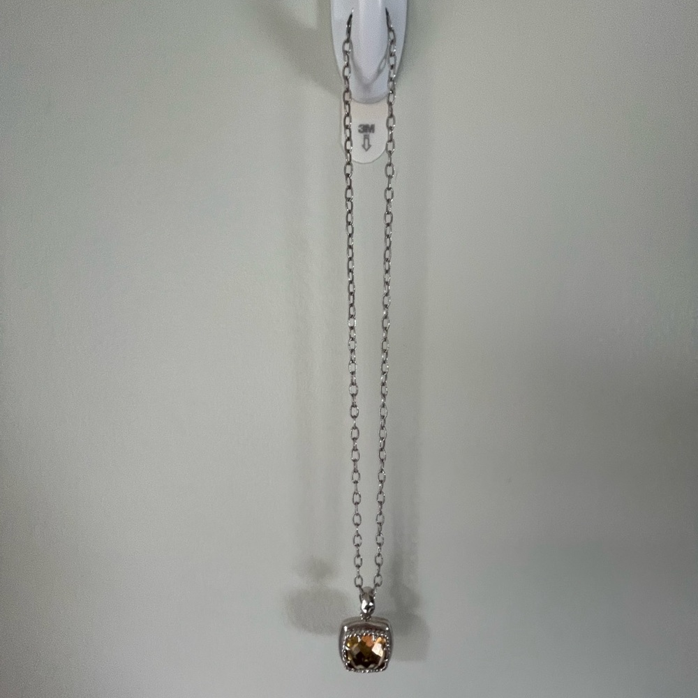 Exquisite necklace.